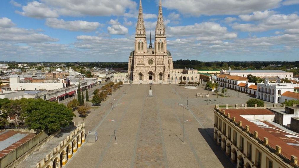 La Catedral de Luján, totalmente vacía (Nahuel Ventura/Crónica)