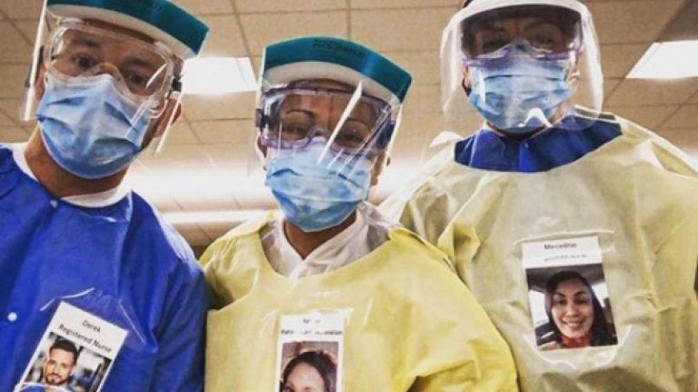 Con esta iniciativa, médicos le sacan una sonrisa a los pacientes.