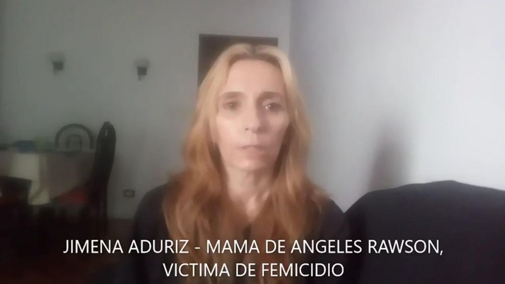 La madre de Ángeles Rawson fue una de las que tomó la palabra y pidió Justicia (Captura video).