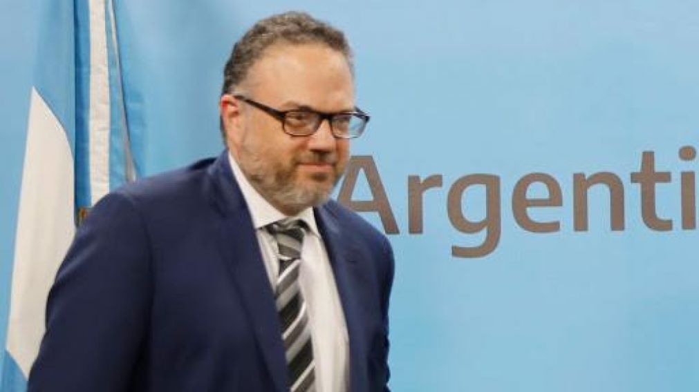 "Estamos viendo cómo se va a empezar a producir el día después", dijo Kulfas en conferencia de prensa.