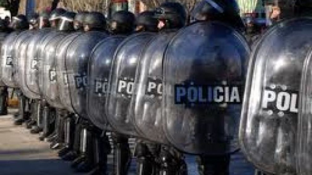 Los integrantes del Cuerpo de Infantería de la Bonaerense no podrán utilizar gas pimienta sin autorizacióm