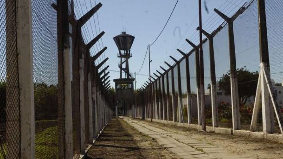 Imágenes del penal de Las Flores.