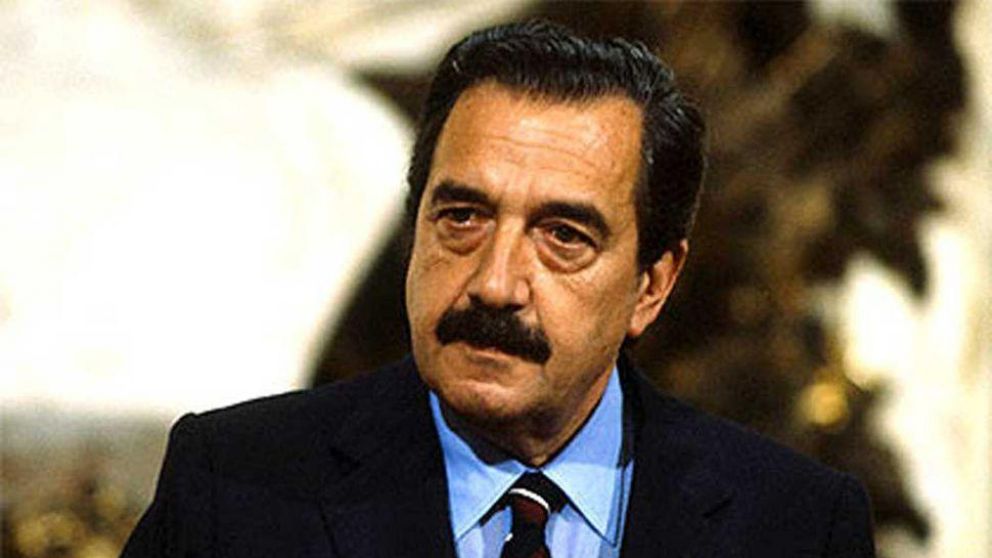 Personas del ambiente político recordaron al ex presidente Raúl Alfonsín.