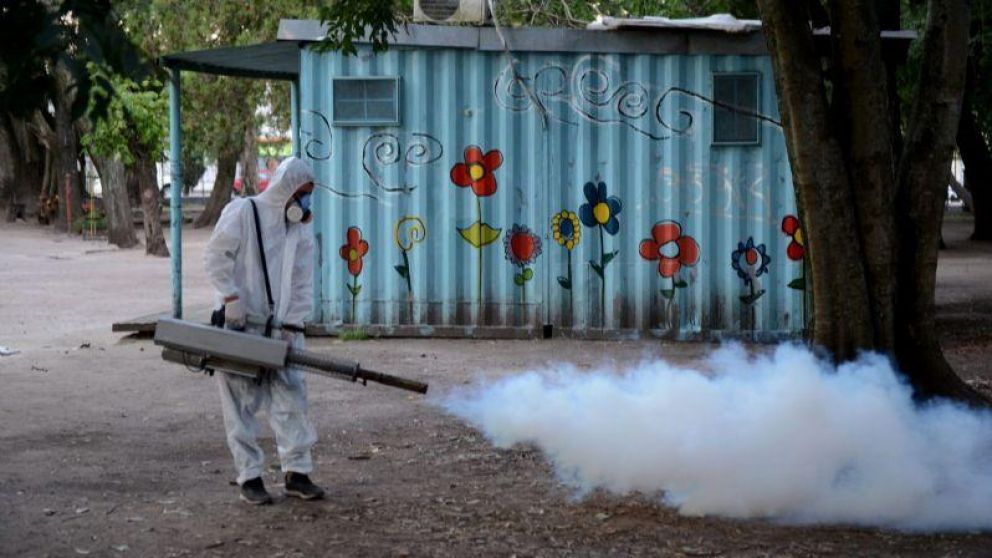 La Municipalidad de La Plata otorgará permisos especiales para controlar el dengue.