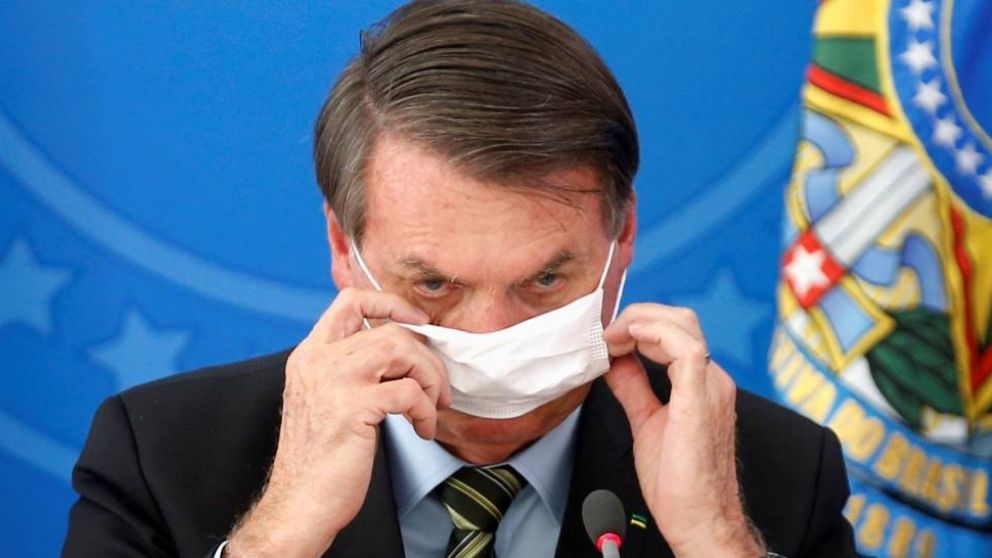 Bolsonaro se saca el barbijo. ¿Podrá resistir la pandemia?