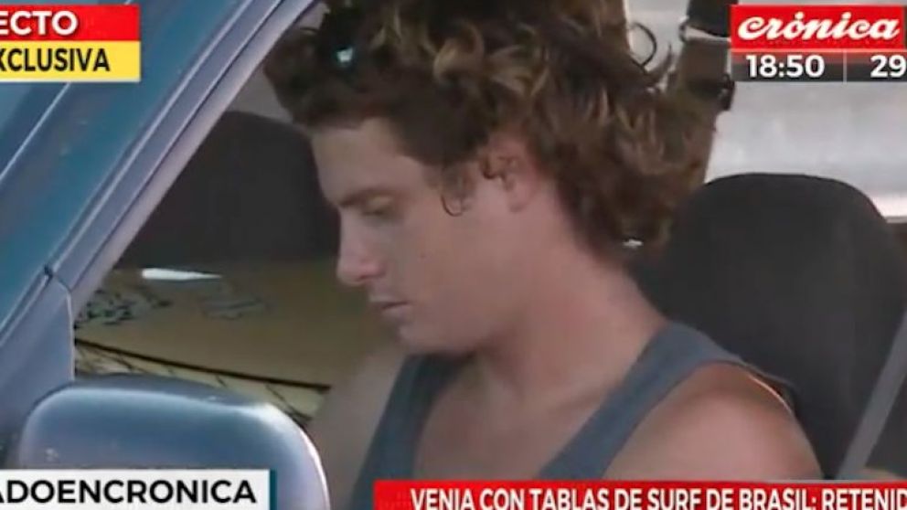 El surfer lo hizo de nuevo: violó la cuarentena otra vez.