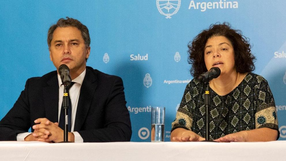 La secretaria de Acceso a la Salud, Carla Vizzotti, y el subsecretario de Estrategias Sanitarias, Alejandro Costa.