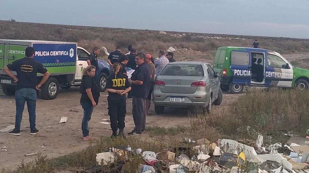 Hallan a mujer asesinada de un golpe en la cabeza y detienen a su ex pareja.