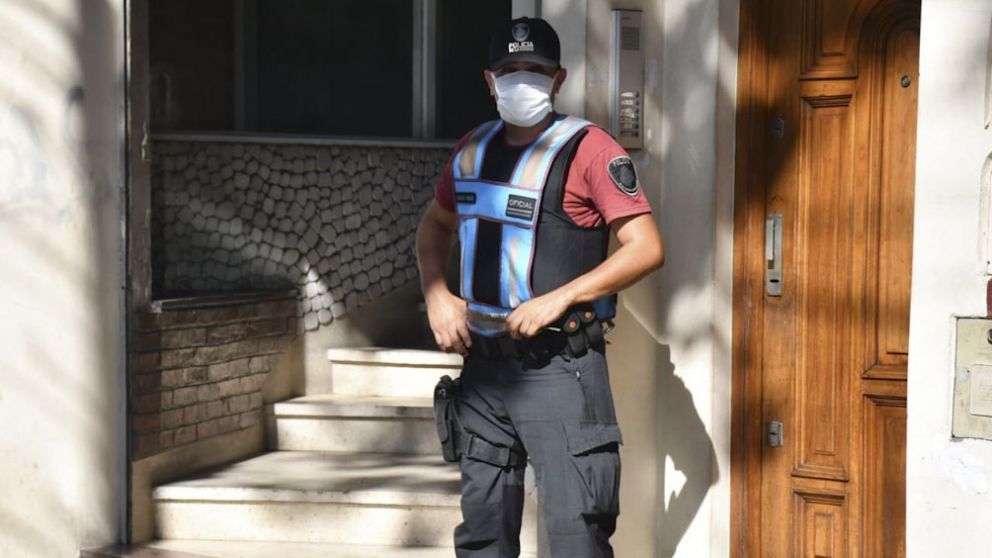 Una vez que se comprueba la veracidad de la denuncia se da curso a las fuerzas de seguridad (Télam/Archivo)