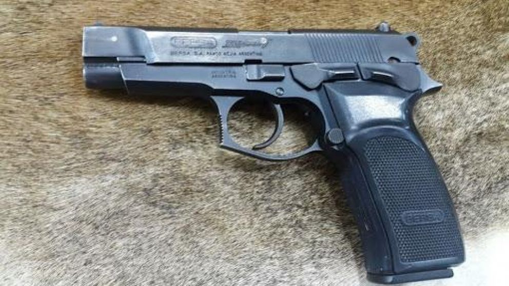 Una bersa, parte del arsenal encontrado (Imagen Ilustrativa).