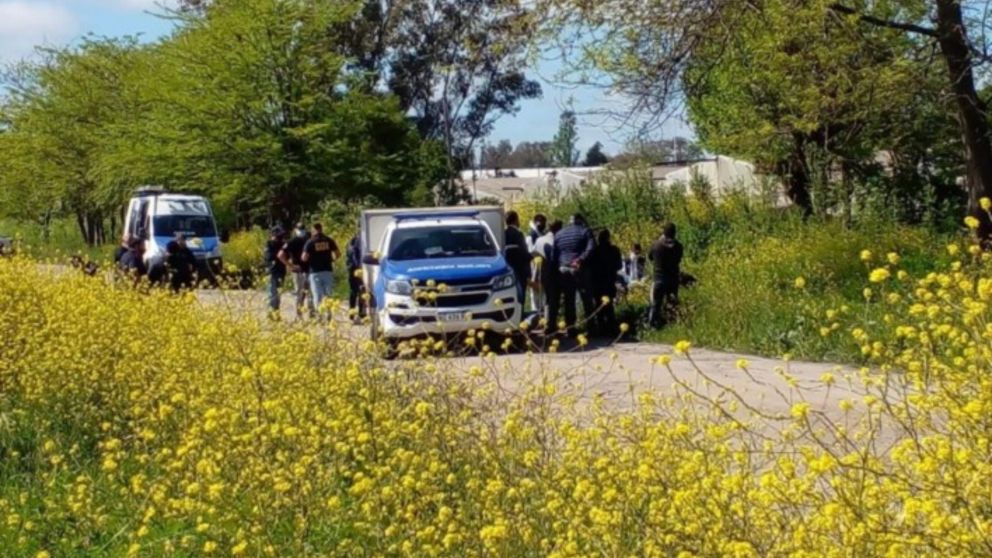 Los efectivos policiales se apersonaron en el escenario del tremendo hallazgo.