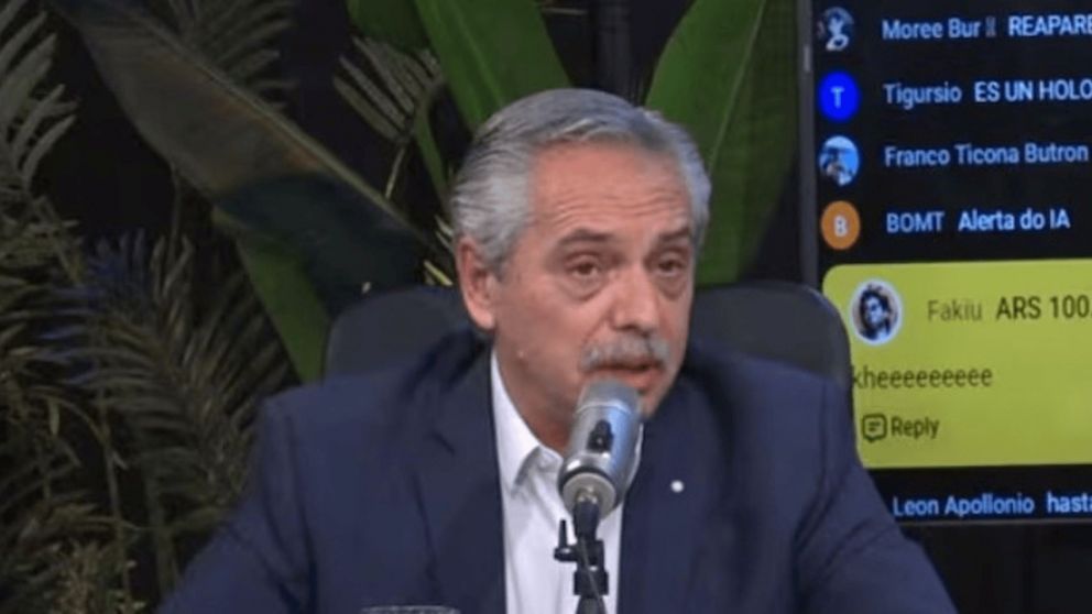 Alberto Fernández reapareció públicamente y denunció que sufrió maltrato mediático desde que terminó su mandato (Imagen captura vídeo).