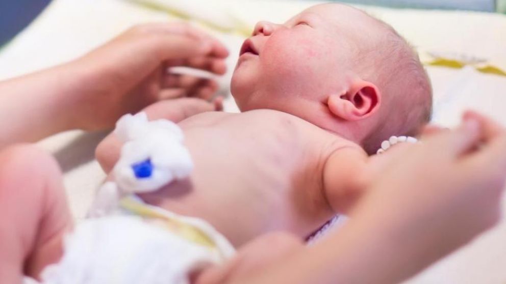 Los médicos que asistieron a la mujer embarazada se encuentran en aislamiento (Imagen ilustrativa).