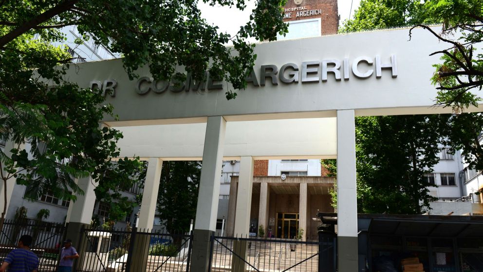 La joven se encuentra internada en el cuarto piso del nosocomio (Adrián Sacchero/Crónica/archivo).