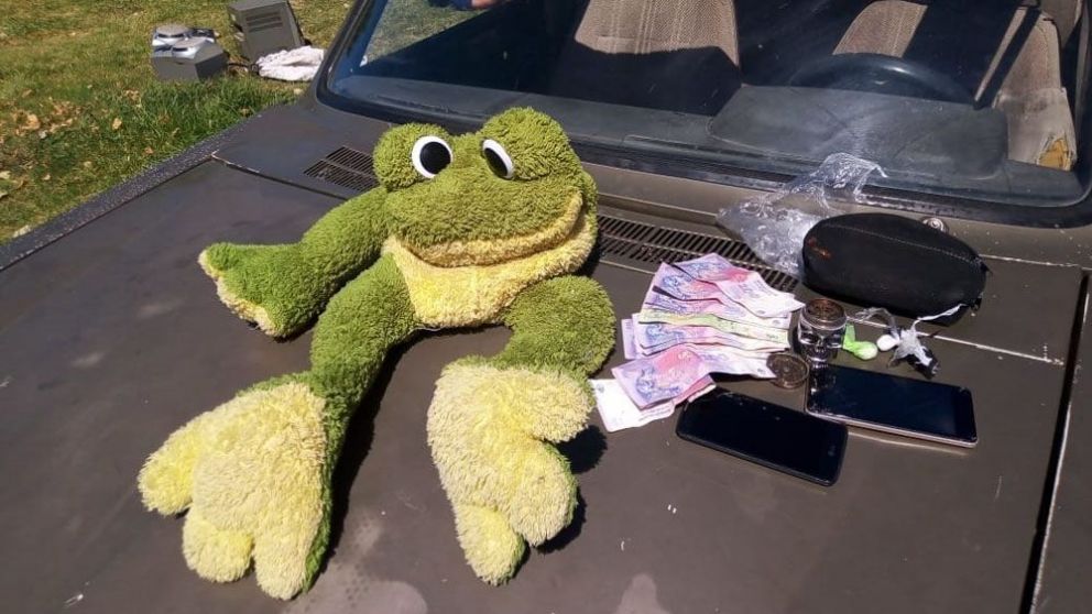 Dos detenidos y varios elementos secuestrados.