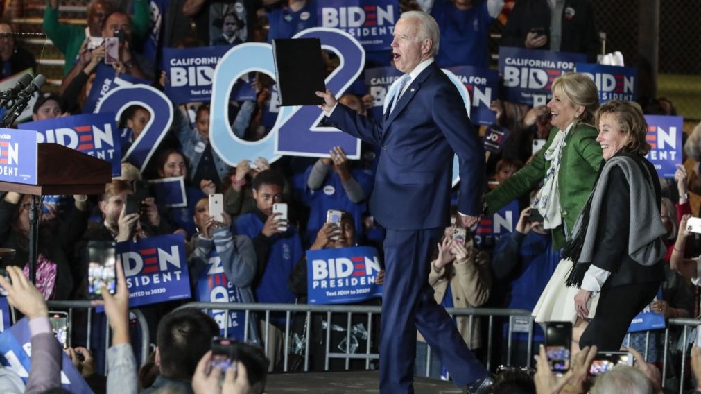Biden celebra que pasó al frente en la interna demócrata.
