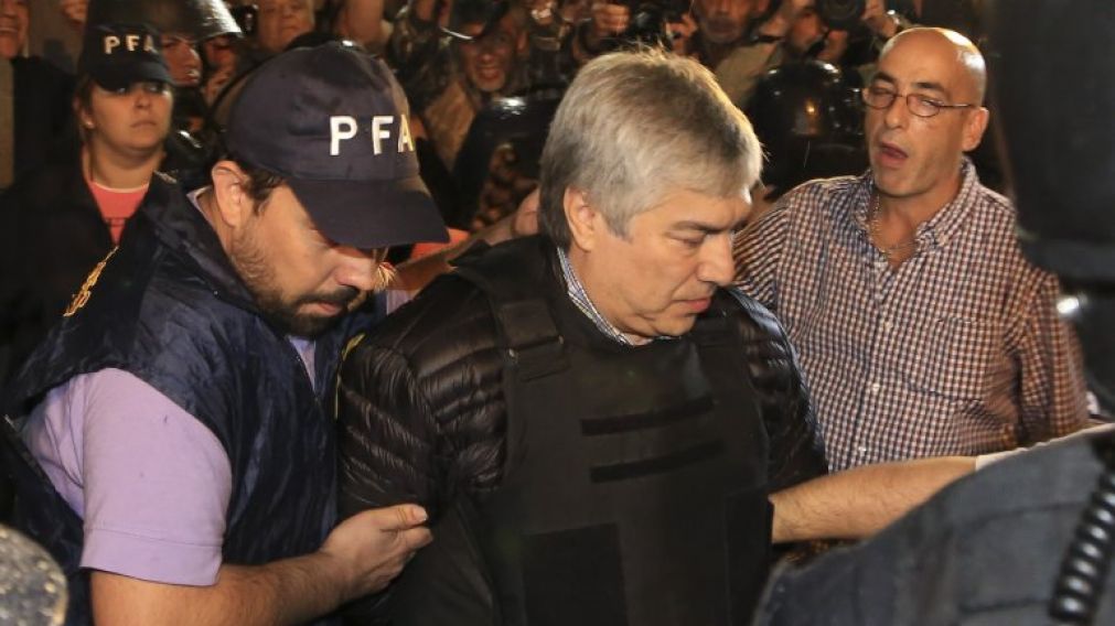 El empresario está acusado de enviar dinero ilegal al exterior.