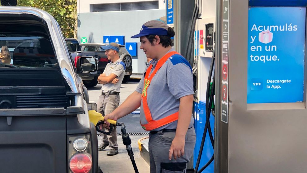 Cualquier modificaci�n en los surtidores repercute de inmediato en la inflaci�n (Foto: Nahuel Ventura, diario Cr�nica)