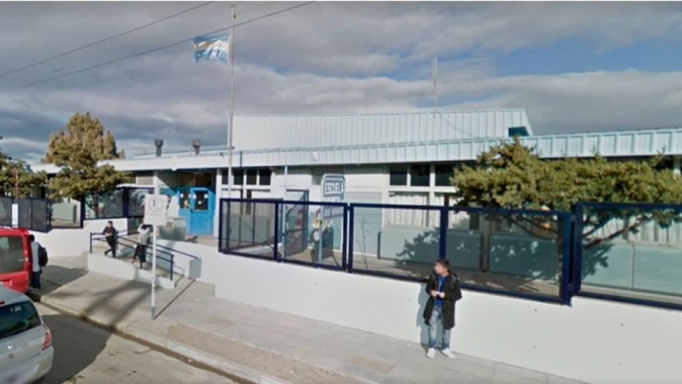 La pelea fue en la escuela secundaria N° 799 de Comodoro Rivadavia (Gentileza El Libertador).