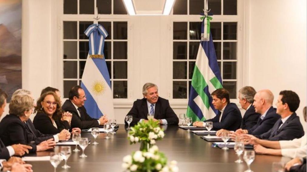 Alberto Fernández reunió a los gobernadores para firmar el acuerdo con la CAF.