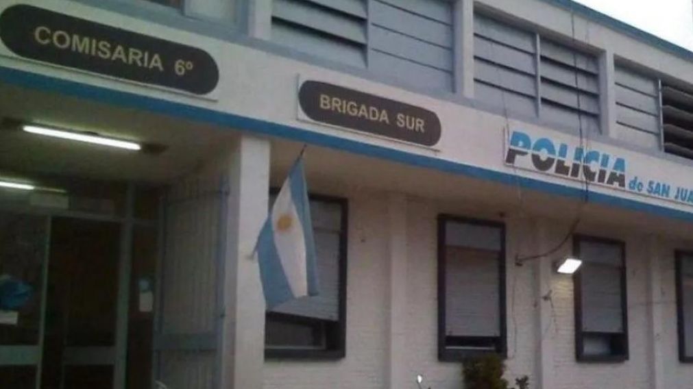 El hombre se encuentra detenido en esta comisaría.