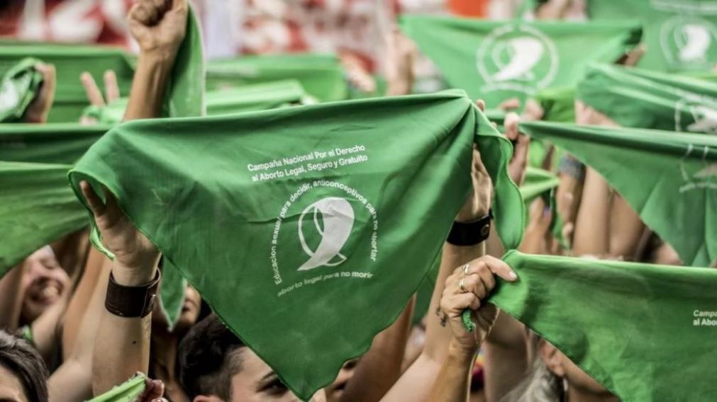 Los carteles permanecerán en la vía pública hasta el 8 de marzo, Día Internacional de la Mujer.