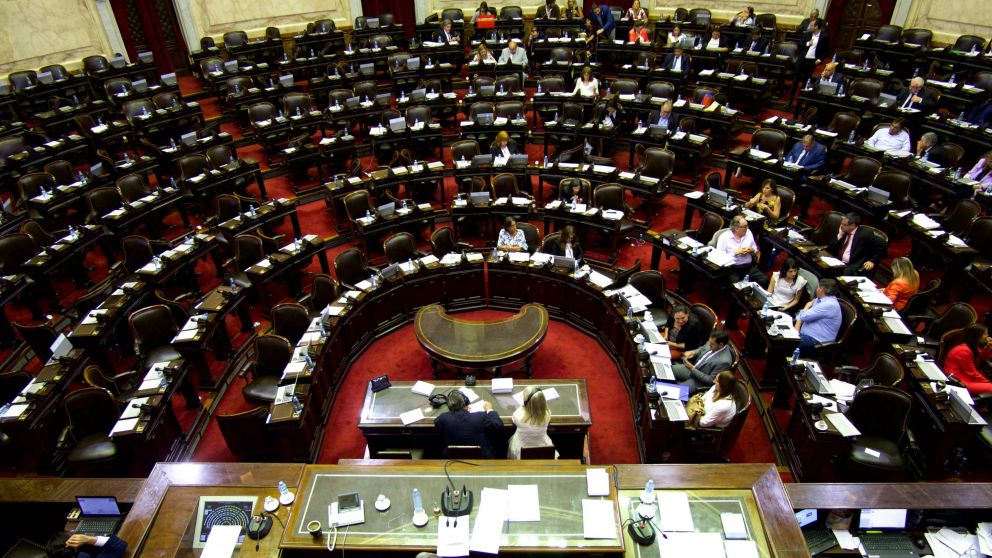 Sesión caliente en Diputados.
