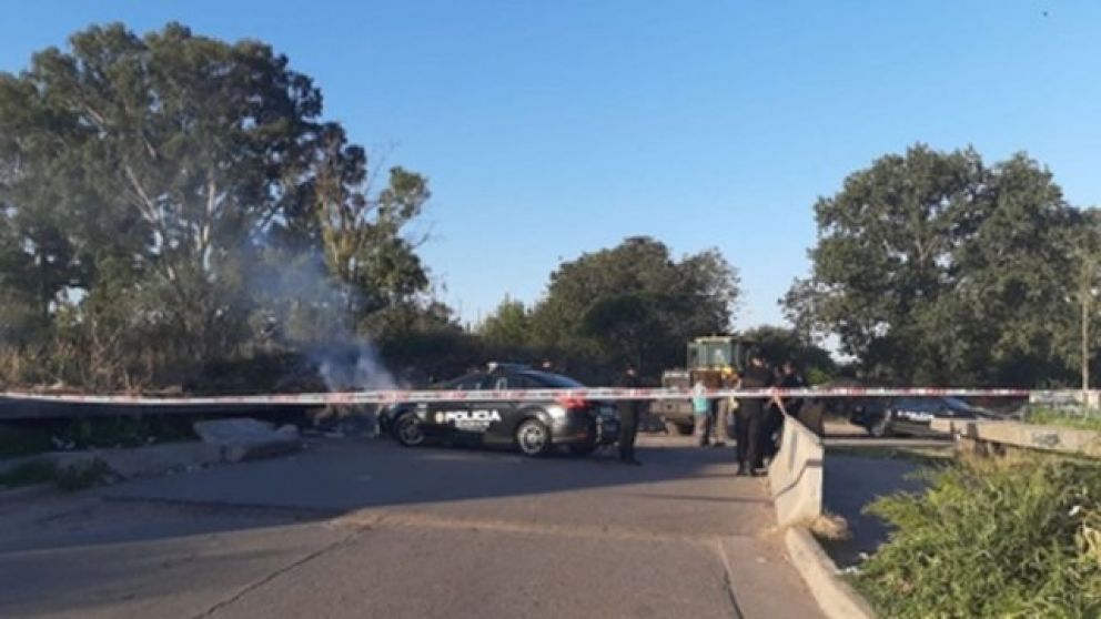 El basural situado en las calles Oliv� y Chaco, Rosario, donde hallaron los restos (Gentileza La Capital).