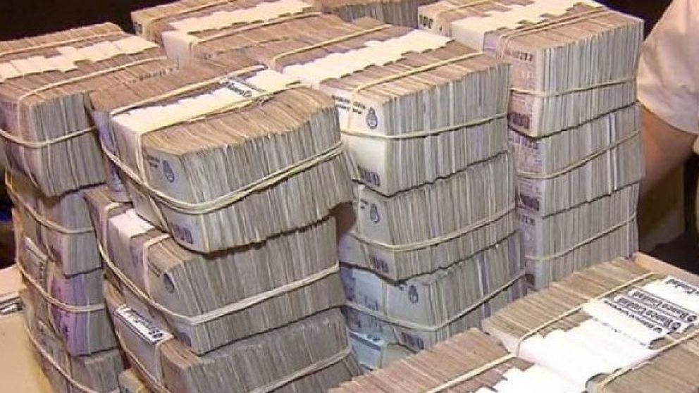 Toda esta plata se va llevar el oriundo de Lan�s. 