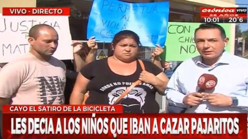 La mujer, aun conmovida, reveló impactantes detalles del ataque sufrido por su hijo. (Captura de TV)