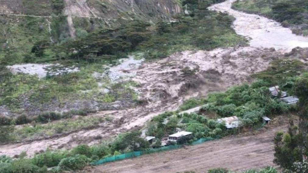 Aluvi�n en Cusco dej� como saldo a 1500 afectados, 30 desaparecidos y al menos tres muertos.