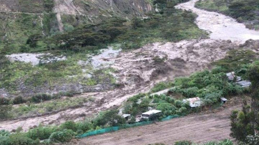 Aluvión en Cusco dejó como saldo a 1500 afectados, 30 desaparecidos y al menos tres muertos.