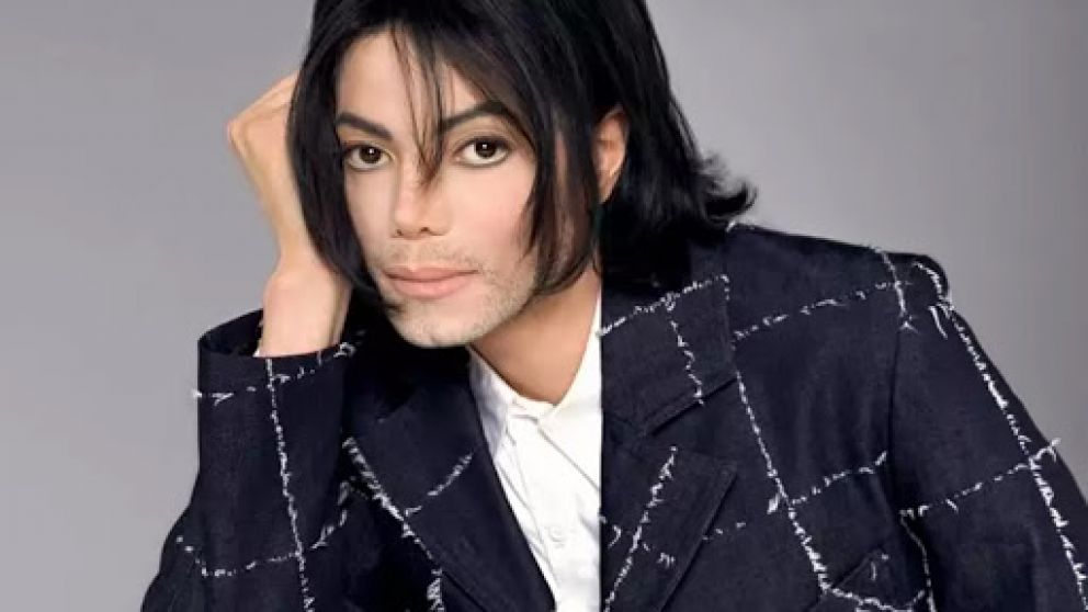 EL REY DEL POP YA CASI NO COMÍA, ESTABA CALVO Y TENÍA EXTRAÑAS LACERACIONES.