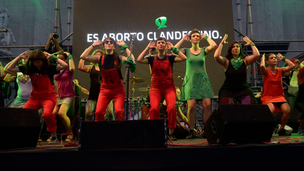 "Un violador en tu camino", el himno feminista que llegó al Congreso (Fernando Pérez Re/Crónica)