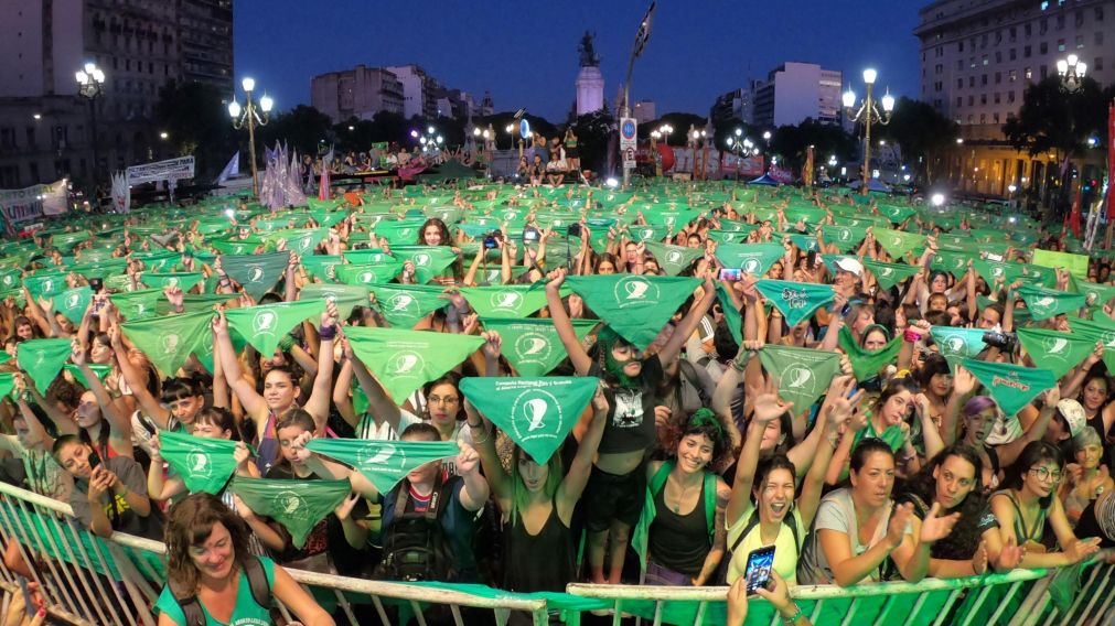 Una multitud acompañó el reclamo en el Congreso (Fernando Pérez Re-Diario Crónica).