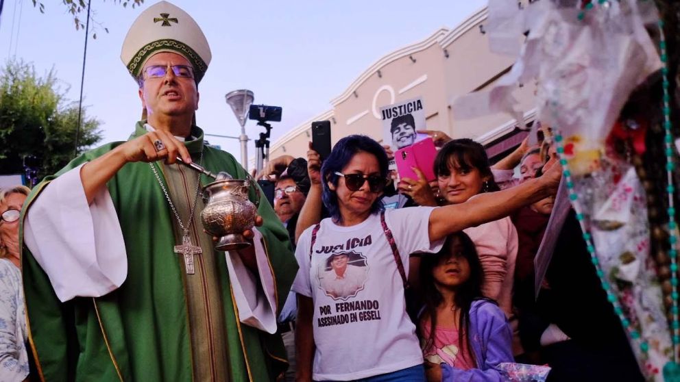 El obispo de la Diócesis de Mar del Plata llevó adelante la misa (Télam).