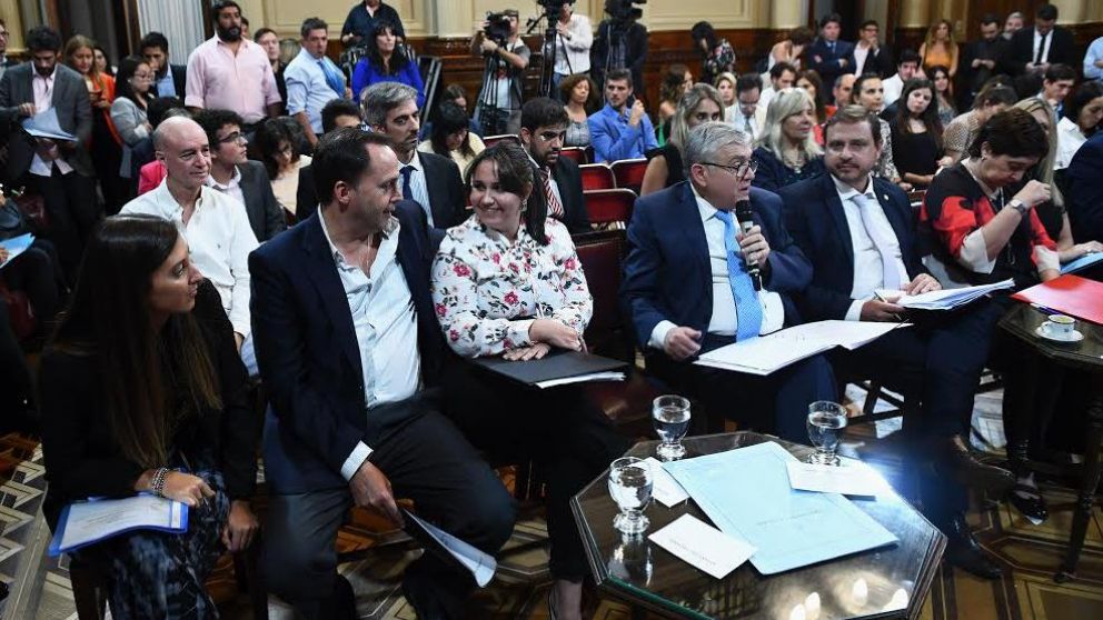 Luz verde en el Senado a la ley de góndolas.