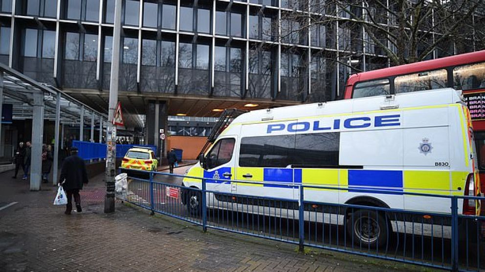 Pánico y locura en Londres: la Policía en la estación de Euston.