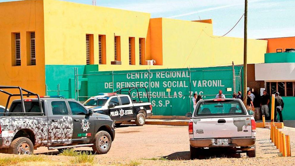 Las puertas del penal de Zacatecas.