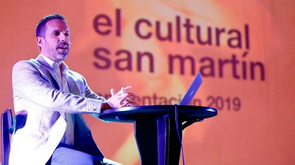 Pimentel fue imputado por maltrato físico y acoso sexual.