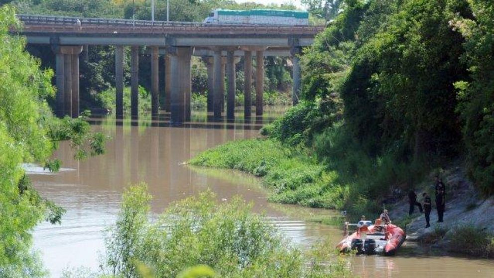 Desde el lunes, rastrillaban la zona para encontrar el cuerpo (Gentileza La Capital).