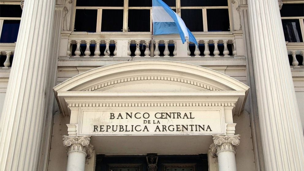 El Banco Central oficializó cambios en el mercado cambiario para atraer inversores.