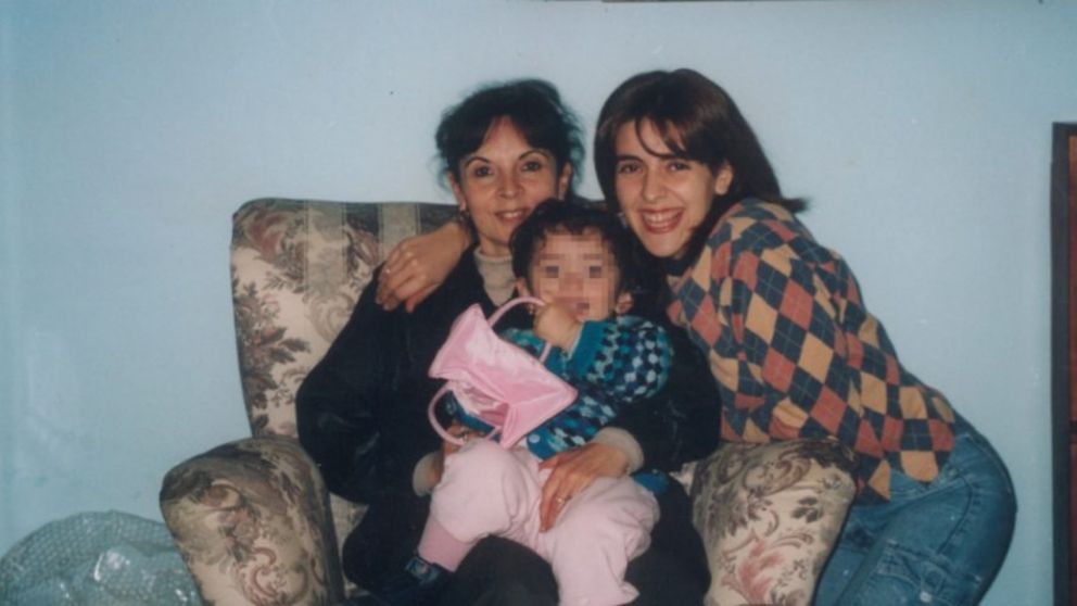Marita Verón con su madre y su hija antes de su desaparición.