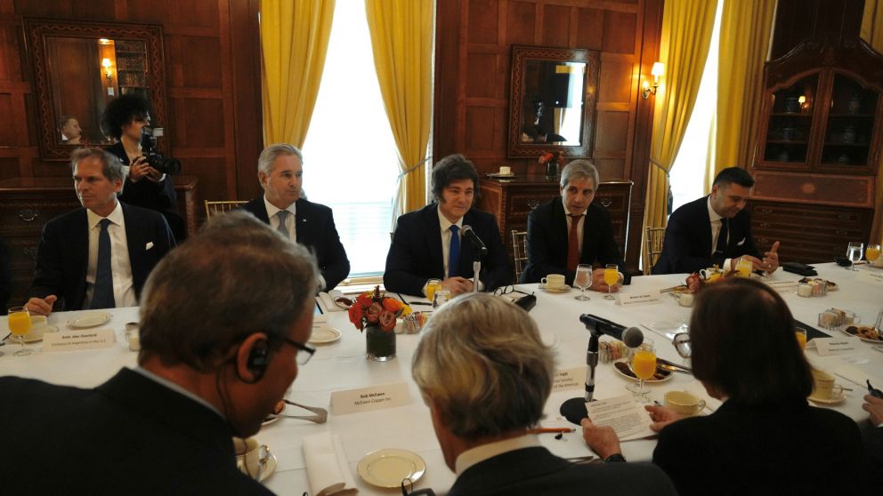 Javier Milei exhortó a empresarios en Estados Unidos a invertir en Argentina (X/@OPRArgentina).