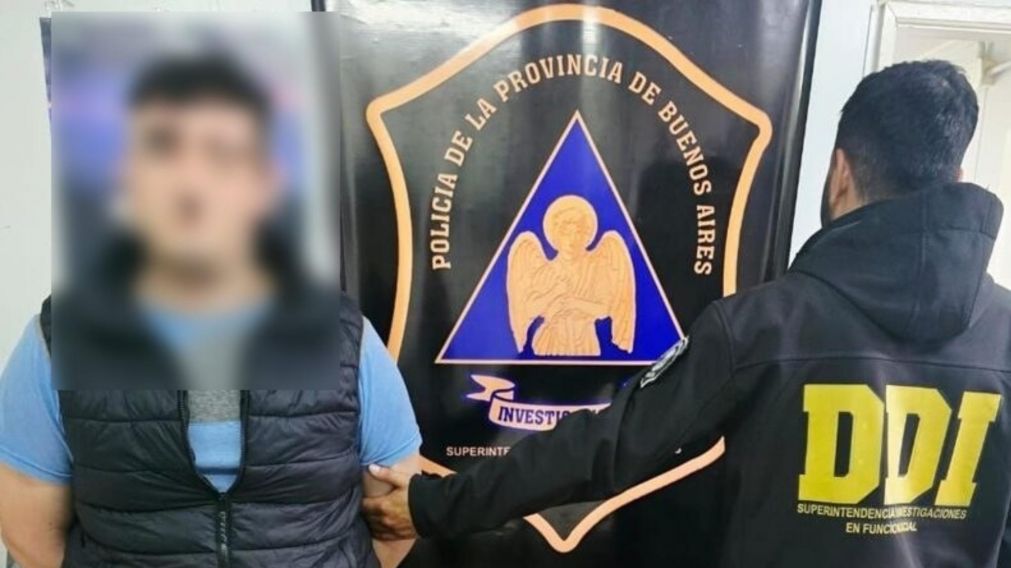 Este es el sospechoso que resultó aprehendido por los investigadores policiales.