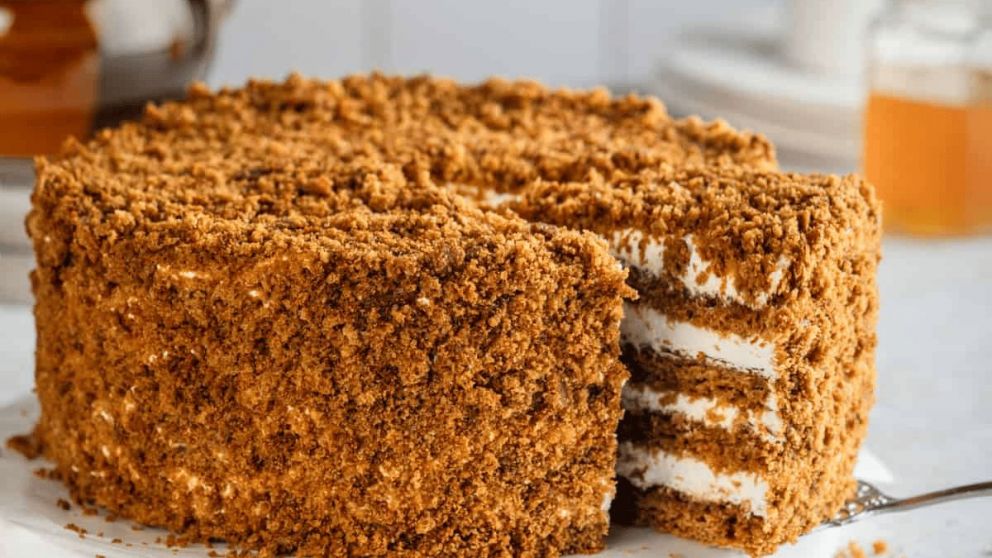 Cómo preparar la tradicional tarta rusa que sorprenderá a todos.