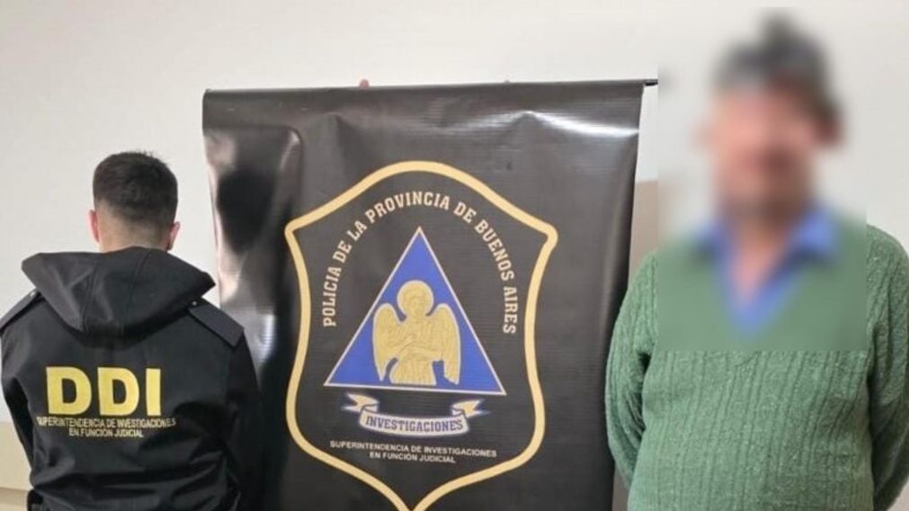 Este es el sospechoso que resultó aprehendido por los investigadores policiales.