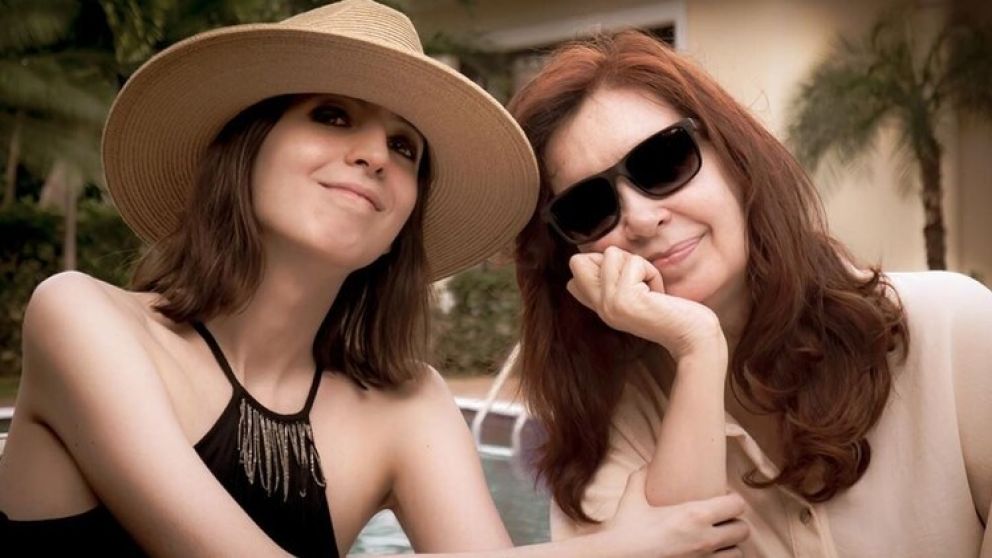 Florencia y Cristina se mostraron por primera vez juntas en Cuba.
