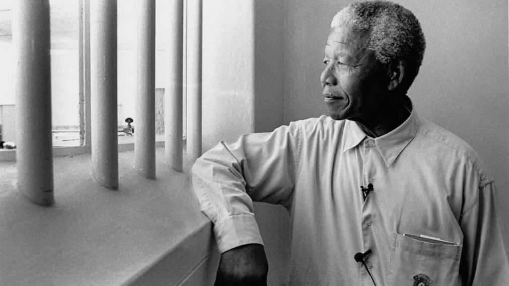 Nelson Mandela, de visita en la cárcel donde estuvo encerrado, en 1994.
