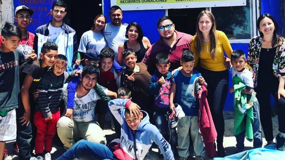 Suelen formarse fuertes vínculos entre quienes asisten a los merenderos.